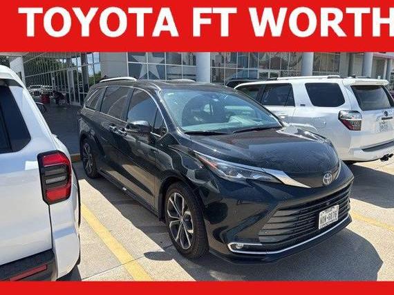 TOYOTA SIENNA 2025 5TDERKEC3SS242923 image