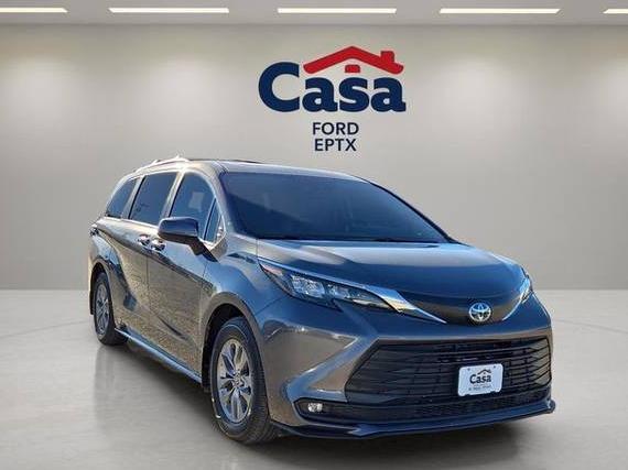 TOYOTA SIENNA 2025 5TDJRKEC4SS231167 image