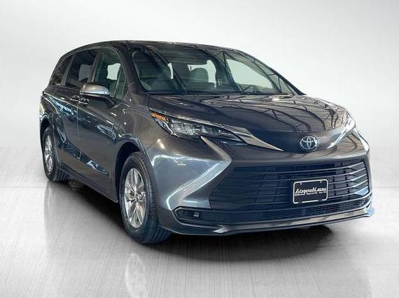 TOYOTA SIENNA 2025 5TDKRKEC1SS248576 image