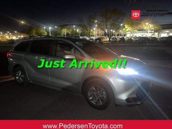 TOYOTA SIENNA 2025 5TDBRKECXSS281088 image