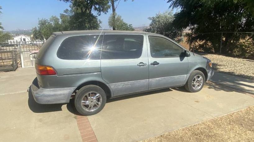 TOYOTA SIENNA 1999 4T3ZF19C9XU124220 image