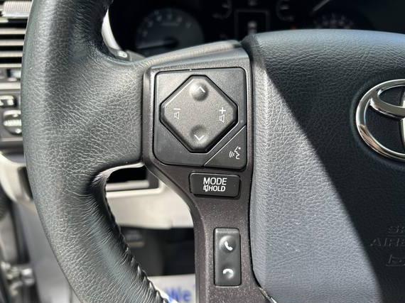 TOYOTA SEQUOIA 2018 5TDJY5G13JS162695 image