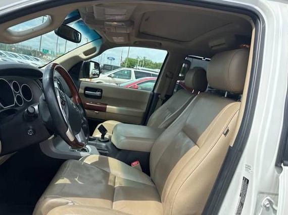 TOYOTA SEQUOIA 2017 5TDYY5G12HS068042 image