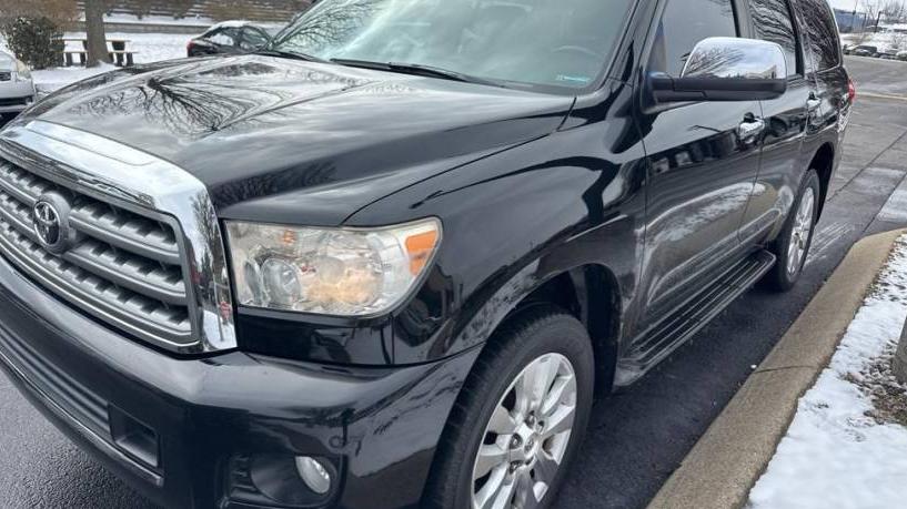 TOYOTA SEQUOIA 2011 5TDDW5G18BS040029 image