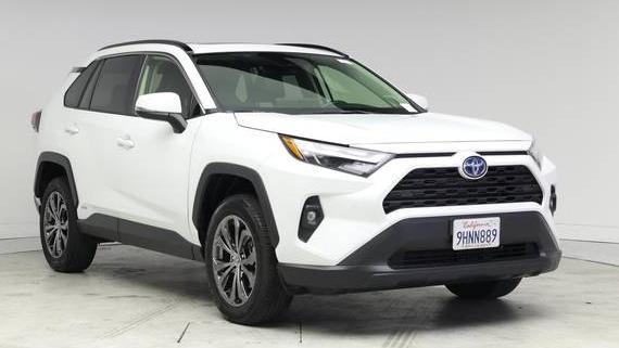 TOYOTA RAV4 2023 JTMB6RFV7PJ032494 image