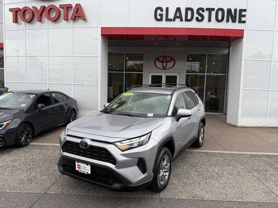 TOYOTA RAV4 2023 JTMP1RFV8PJ040690 image