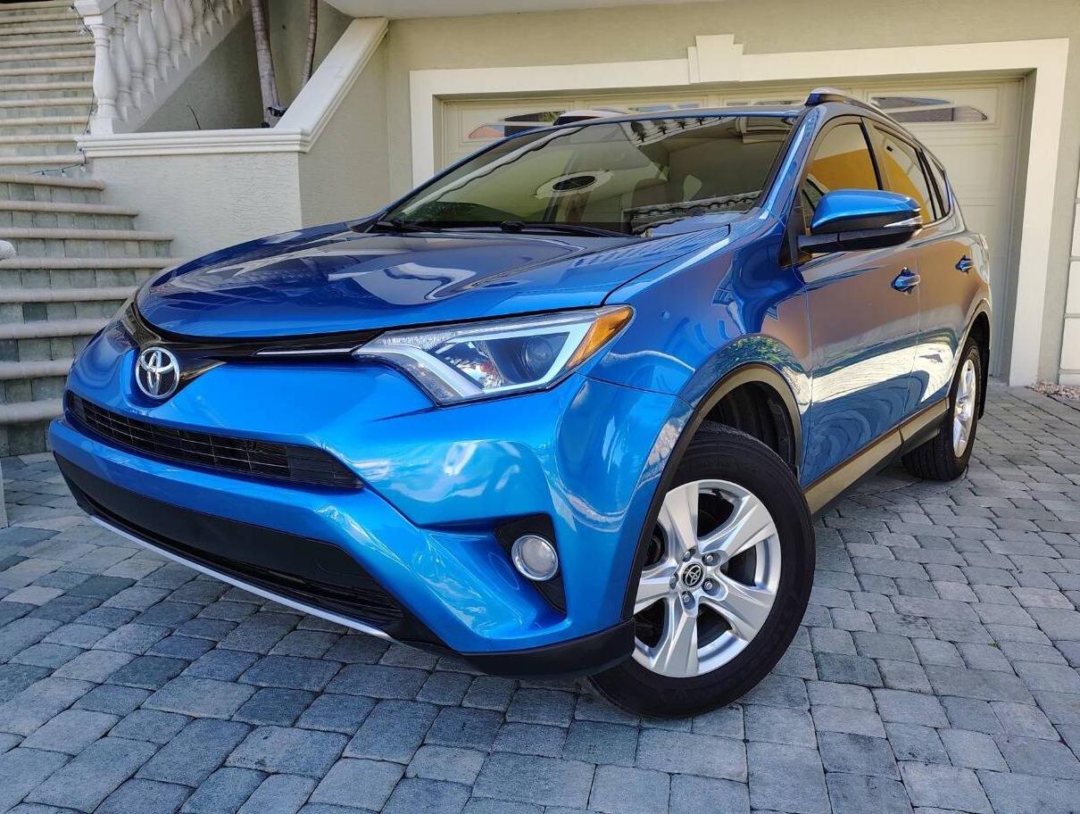 TOYOTA RAV4 2016 JTMWFREV0GJ081183 image