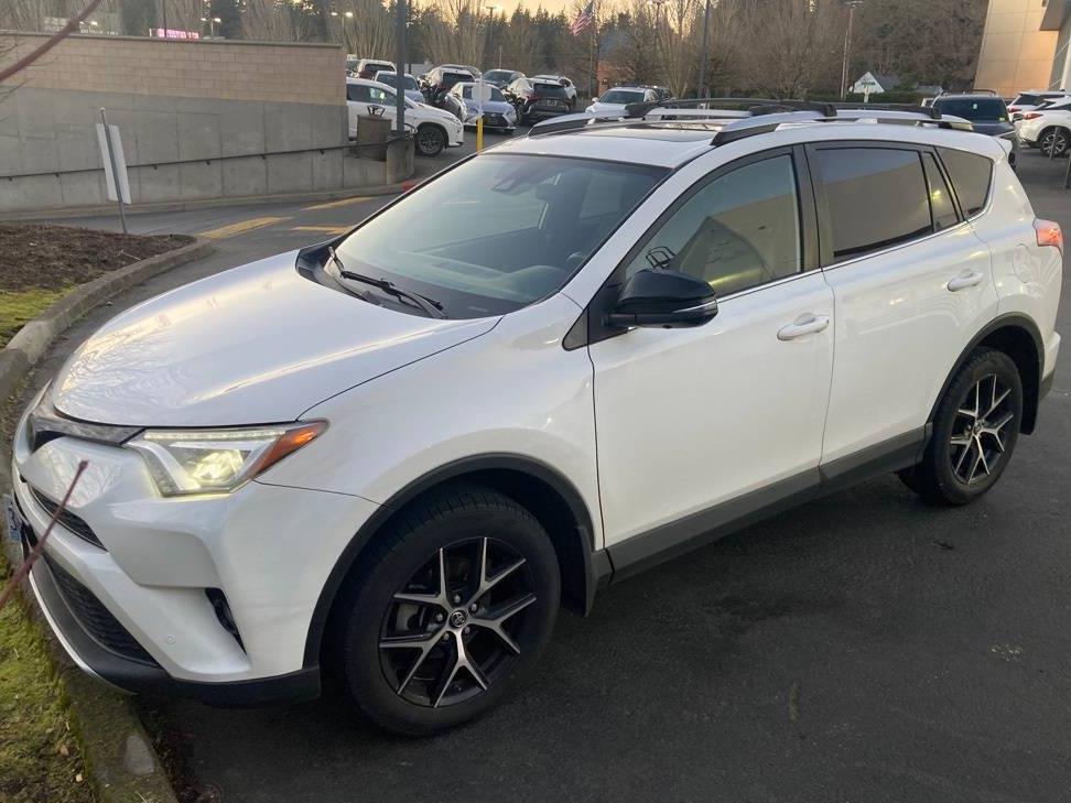 TOYOTA RAV4 2016 JTMJFREV2GJ077856 image