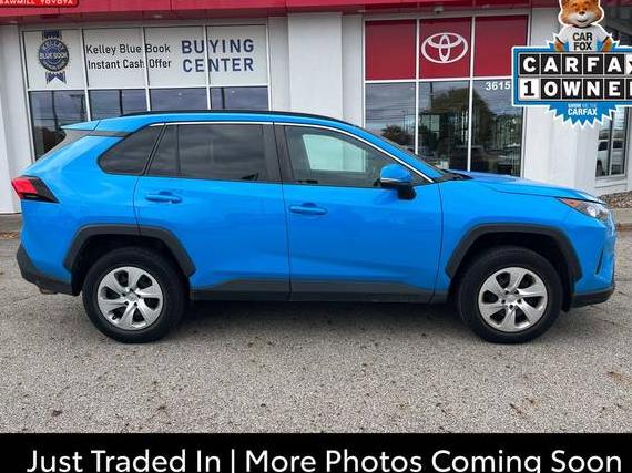TOYOTA RAV4 2019 2T3K1RFV0KW057391 image