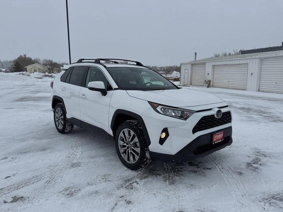 TOYOTA RAV4 2019 2T3A1RFV2KC040282 image