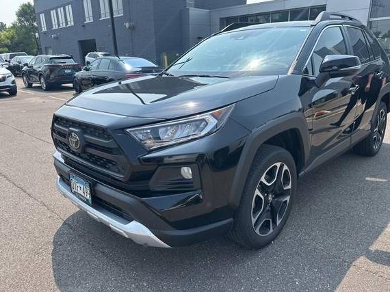 TOYOTA RAV4 2019 2T3J1RFV4KC049033 image