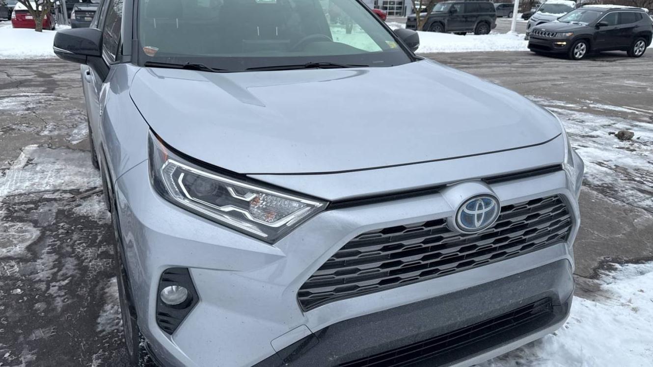 TOYOTA RAV4 2019 JTMEWRFV4KD508916 image