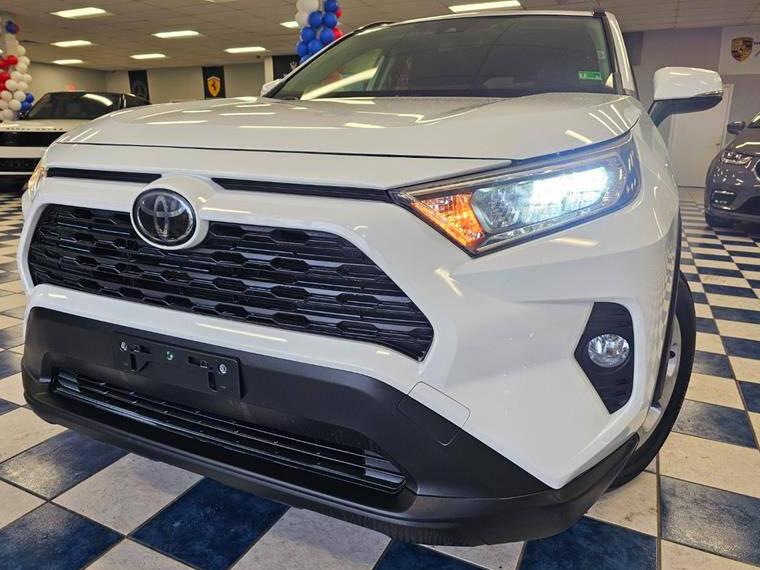 TOYOTA RAV4 2019 JTMP1RFV8KJ007925 image