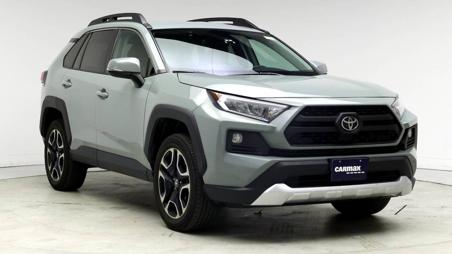 TOYOTA RAV4 2019 2T3J1RFV0KC001691 image