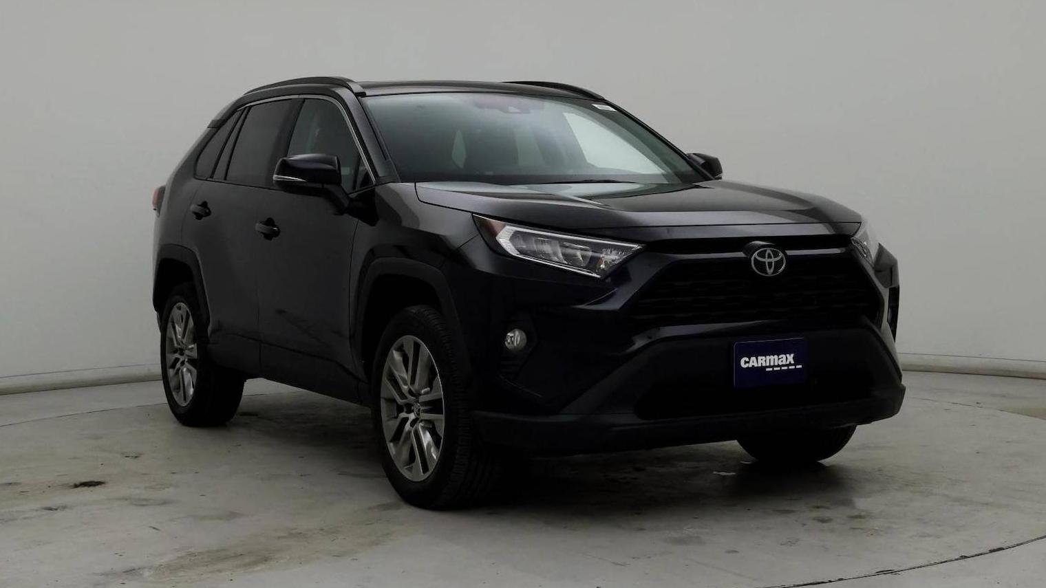 TOYOTA RAV4 2019 2T3A1RFV3KC038993 image