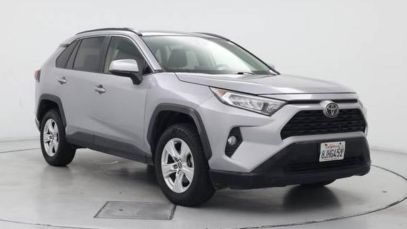 TOYOTA RAV4 2019 JTMP1RFV8KD020401 image