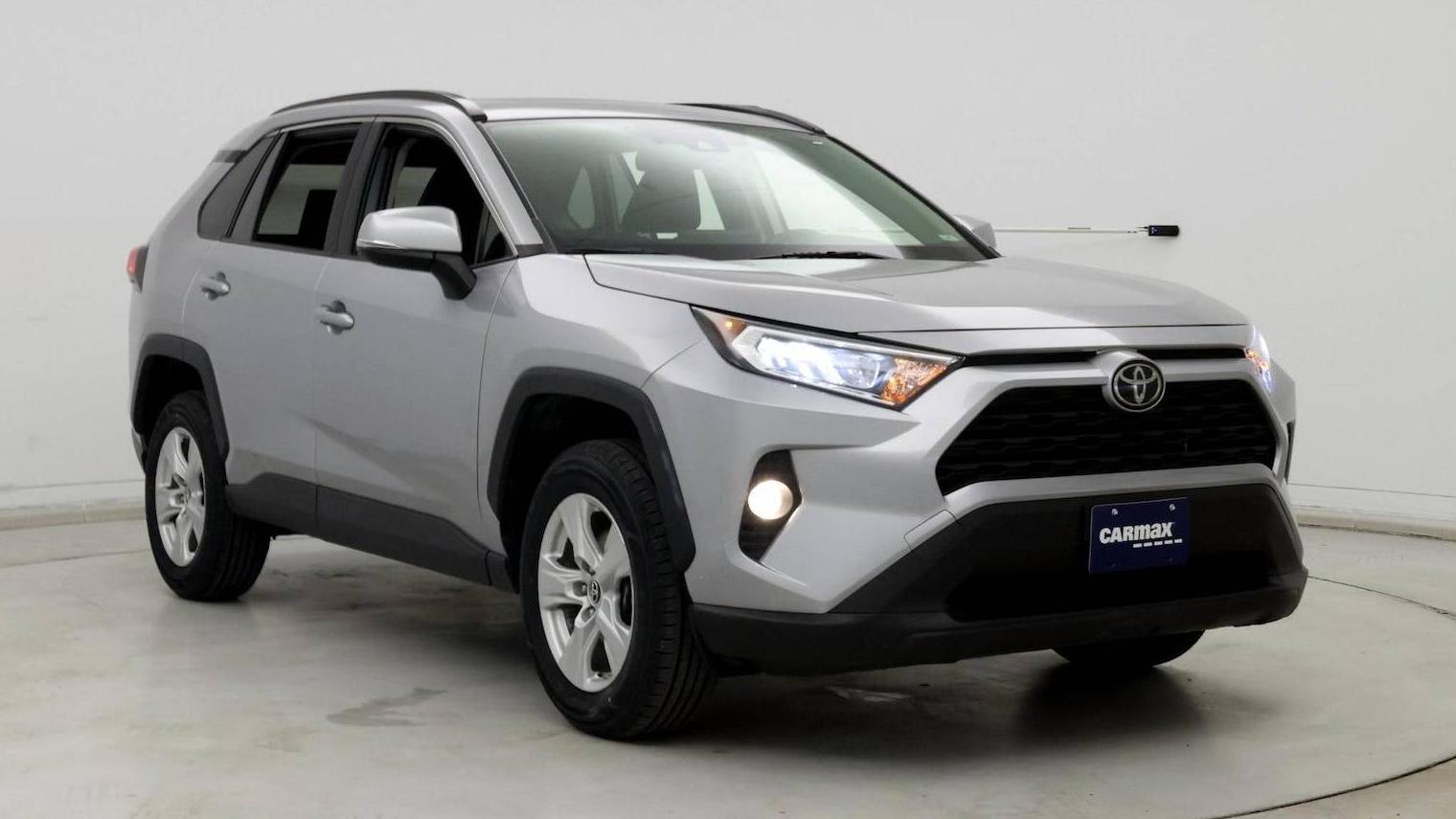 TOYOTA RAV4 2019 JTMP1RFV1KD512851 image