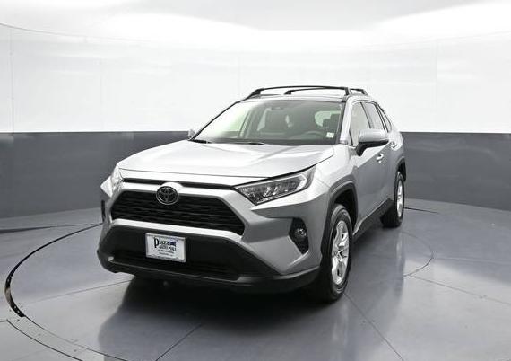 TOYOTA RAV4 2019 JTMP1RFV6KD040307 image