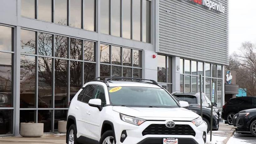 TOYOTA RAV4 2019 2T3P1RFV8KC019382 image