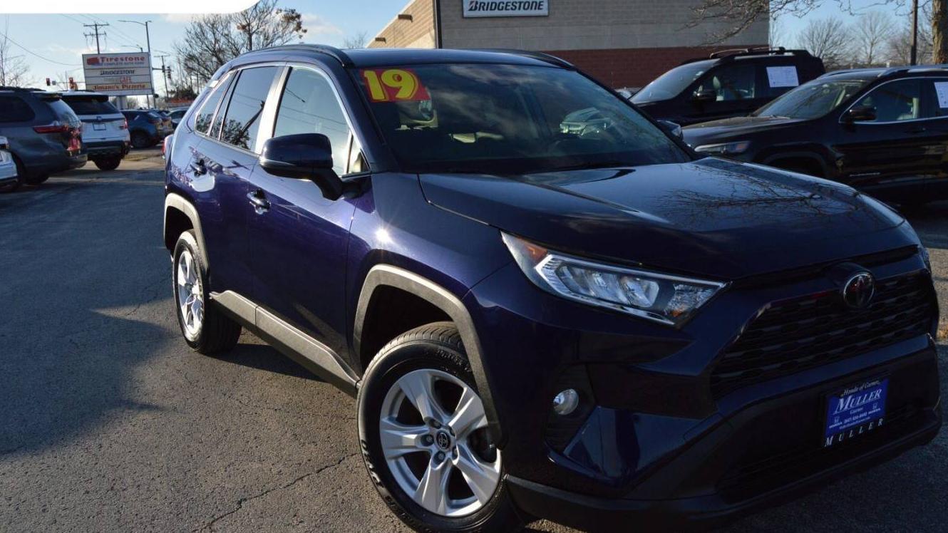 TOYOTA RAV4 2019 JTMP1RFV8KD511759 image