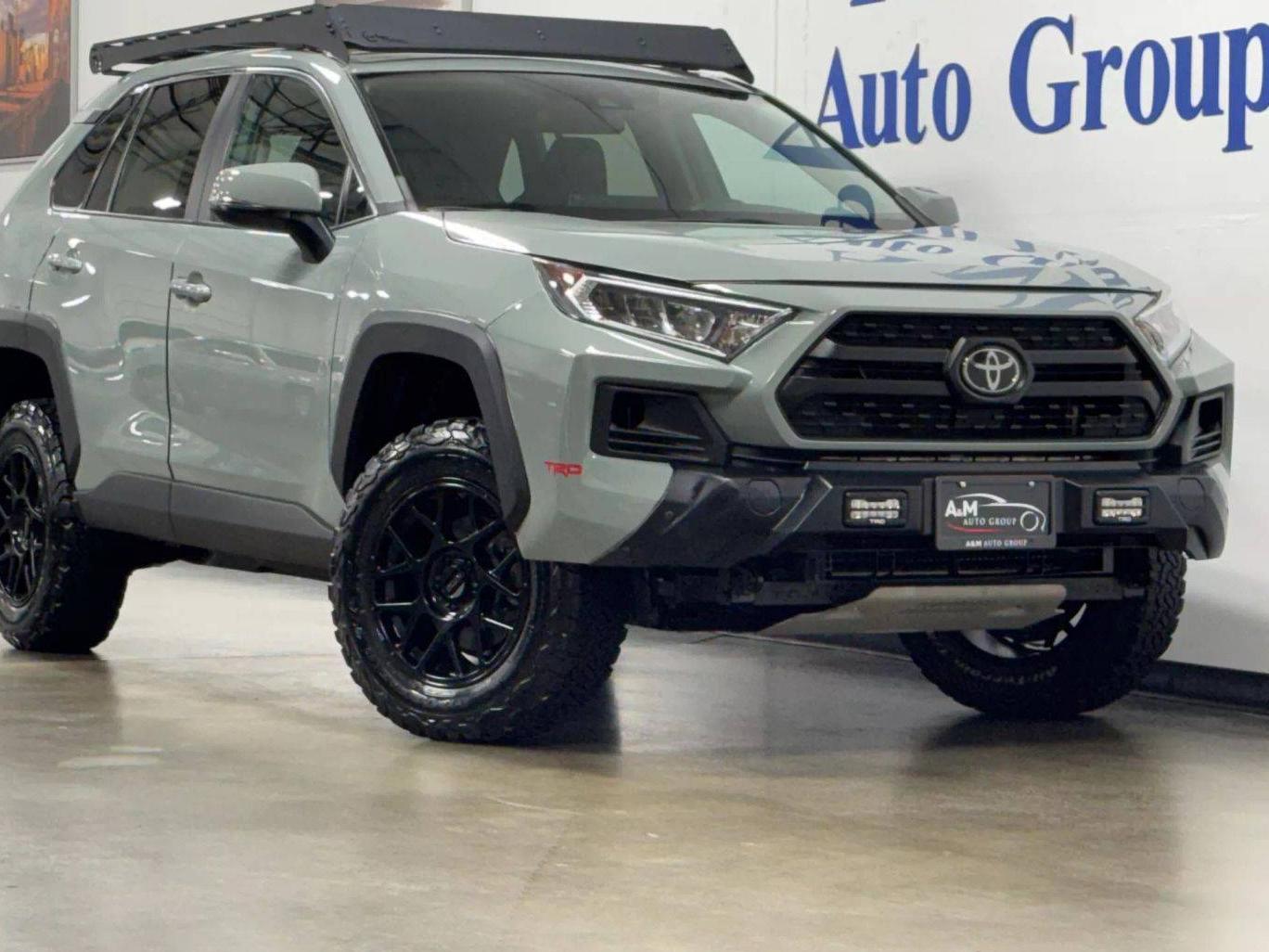 TOYOTA RAV4 2019 2T3J1RFV2KC025720 image