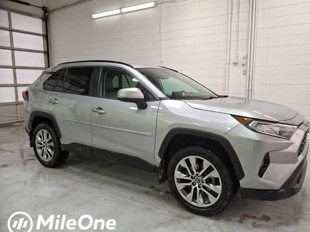 TOYOTA RAV4 2019 2T3A1RFV7KC039256 image