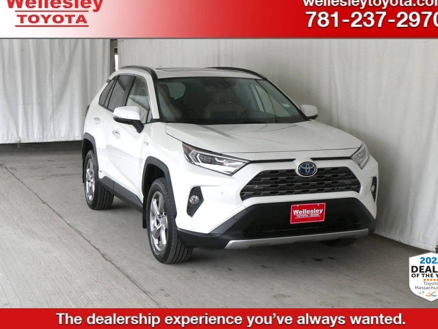 TOYOTA RAV4 2019 JTMDWRFV3KD008208 image