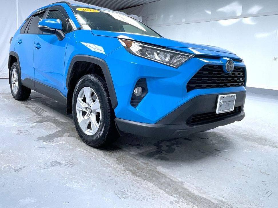 TOYOTA RAV4 2019 JTMP1RFVXKD025289 image