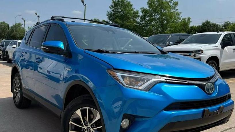 TOYOTA RAV4 2018 JTMRJREV8JD172008 image