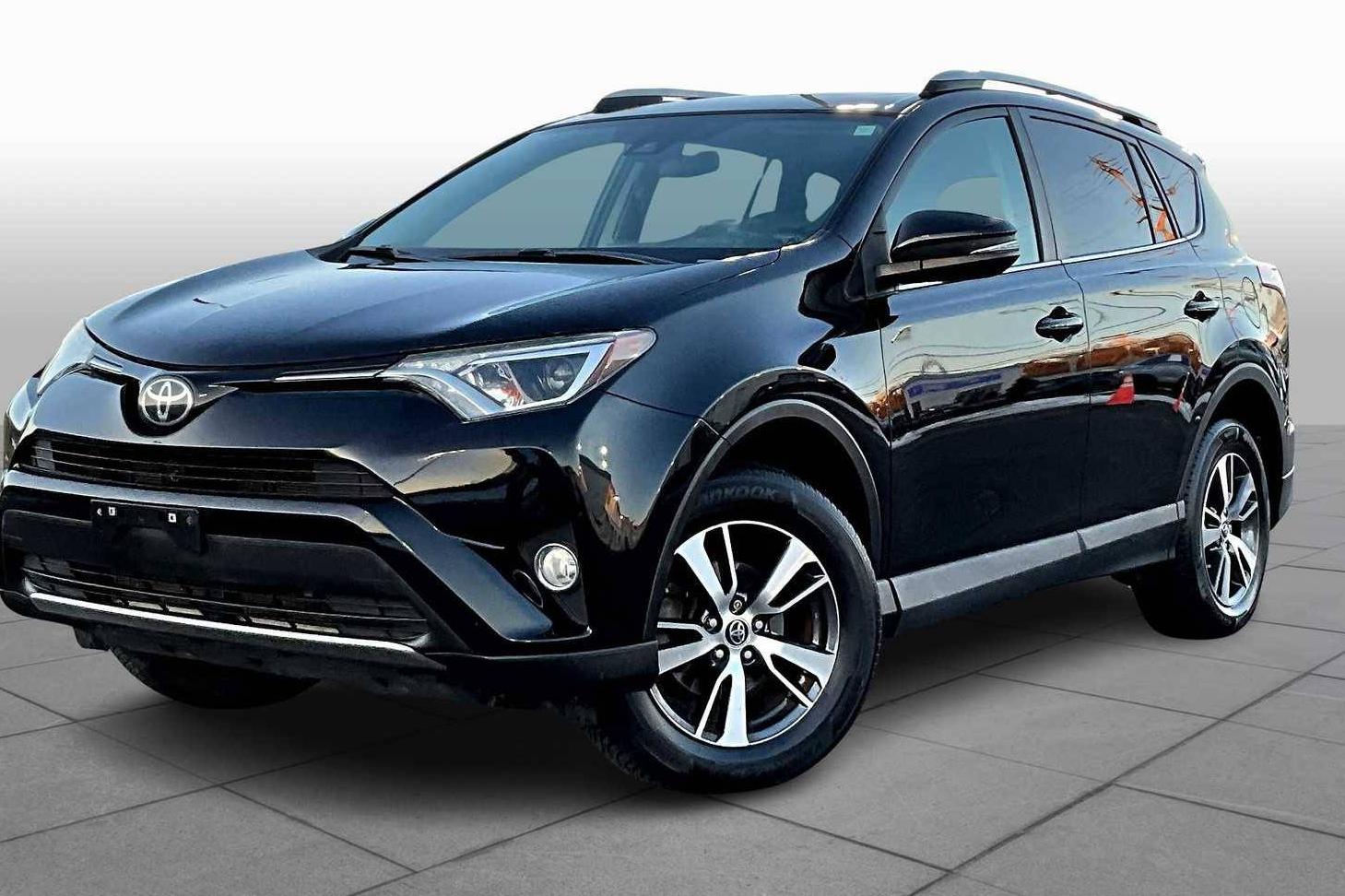 TOYOTA RAV4 2018 2T3RFREV8JW735157 image