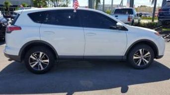 TOYOTA RAV4 2018 2T3WFREV8JW447481 image
