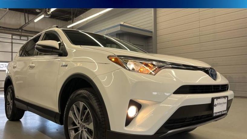 TOYOTA RAV4 2018 JTMRJREV9JD236024 image