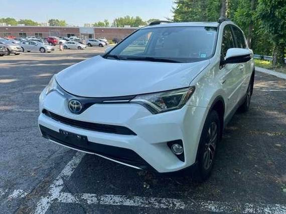 TOYOTA RAV4 2018 JTMRJREV1JD178961 image
