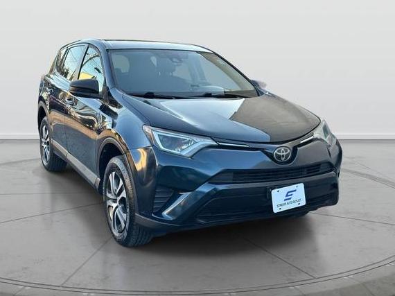 TOYOTA RAV4 2018 2T3BFREV3JW709583 image