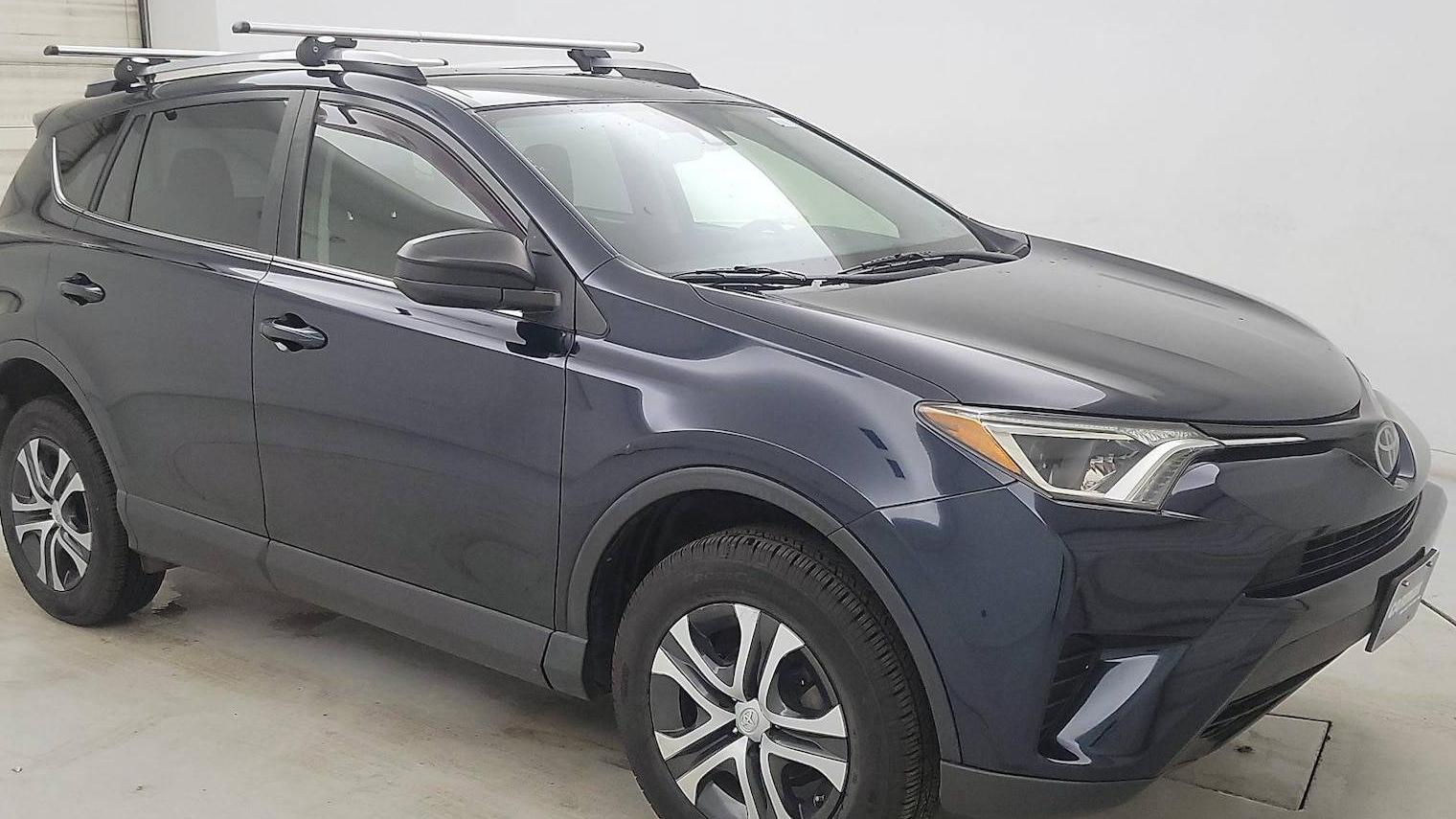 TOYOTA RAV4 2018 JTMZFREV5JD130378 image