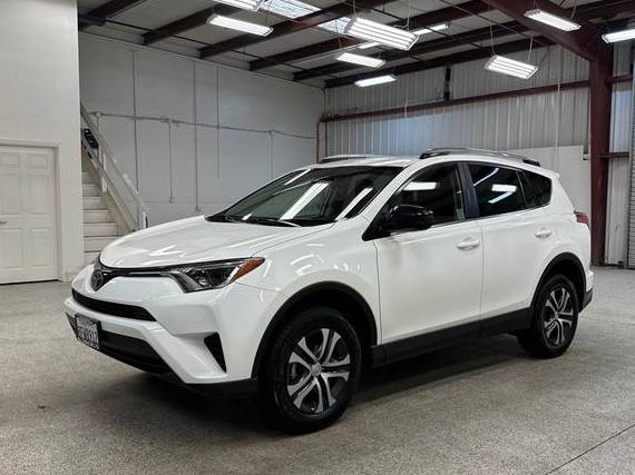 TOYOTA RAV4 2018 JTMZFREV9JD131131 image