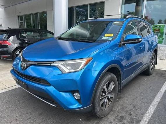 TOYOTA RAV4 2018 2T3WFREV2JW427341 image