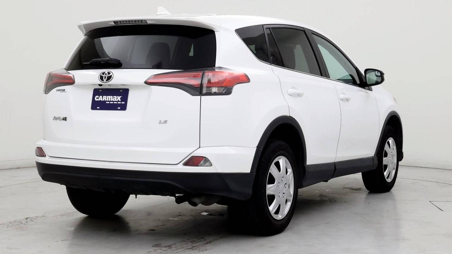 TOYOTA RAV4 2018 2T3ZFREV5JW466180 image