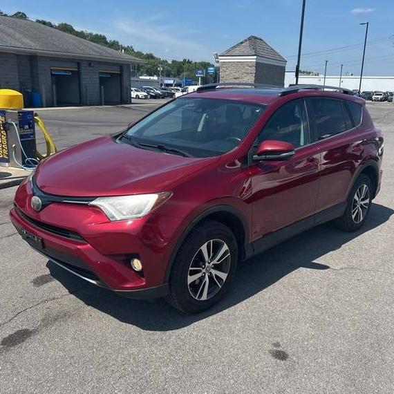 TOYOTA RAV4 2018 2T3RFREVXJW709658 image