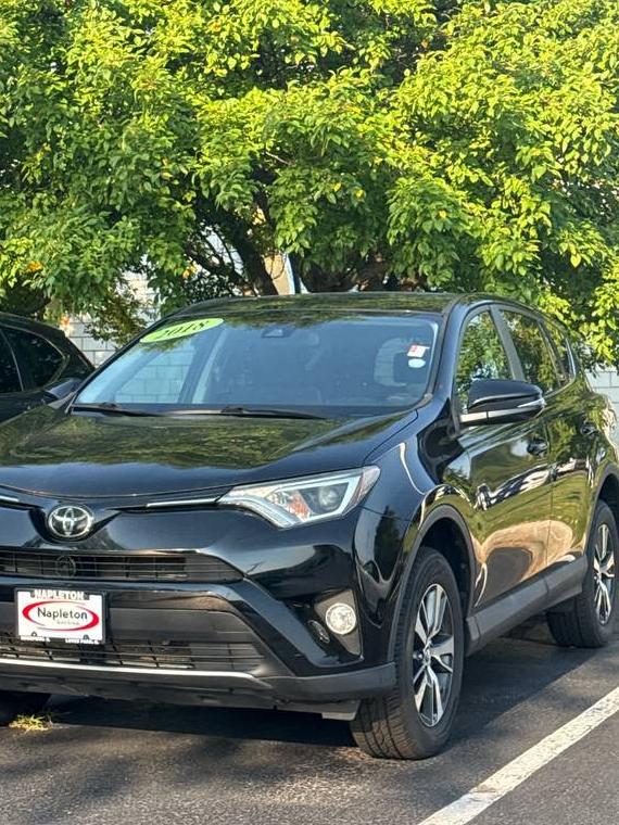 TOYOTA RAV4 2018 2T3RFREV0JW817013 image