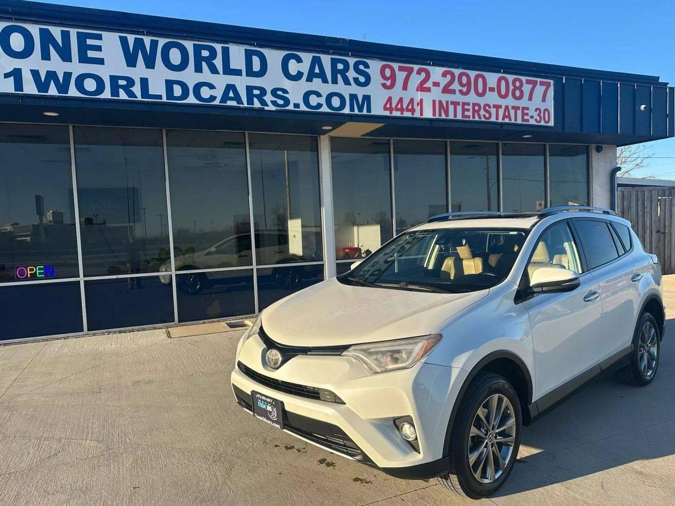 TOYOTA RAV4 2018 JTMYFREV3JJ154904 image