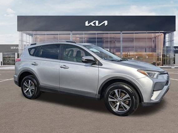 TOYOTA RAV4 2018 JTMRFREV8JJ243968 image