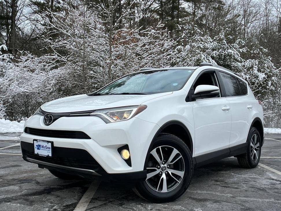 TOYOTA RAV4 2018 2T3RFREV8JW803313 image