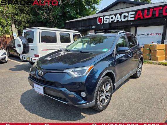 TOYOTA RAV4 2018 JTMRFREV8JJ747193 image