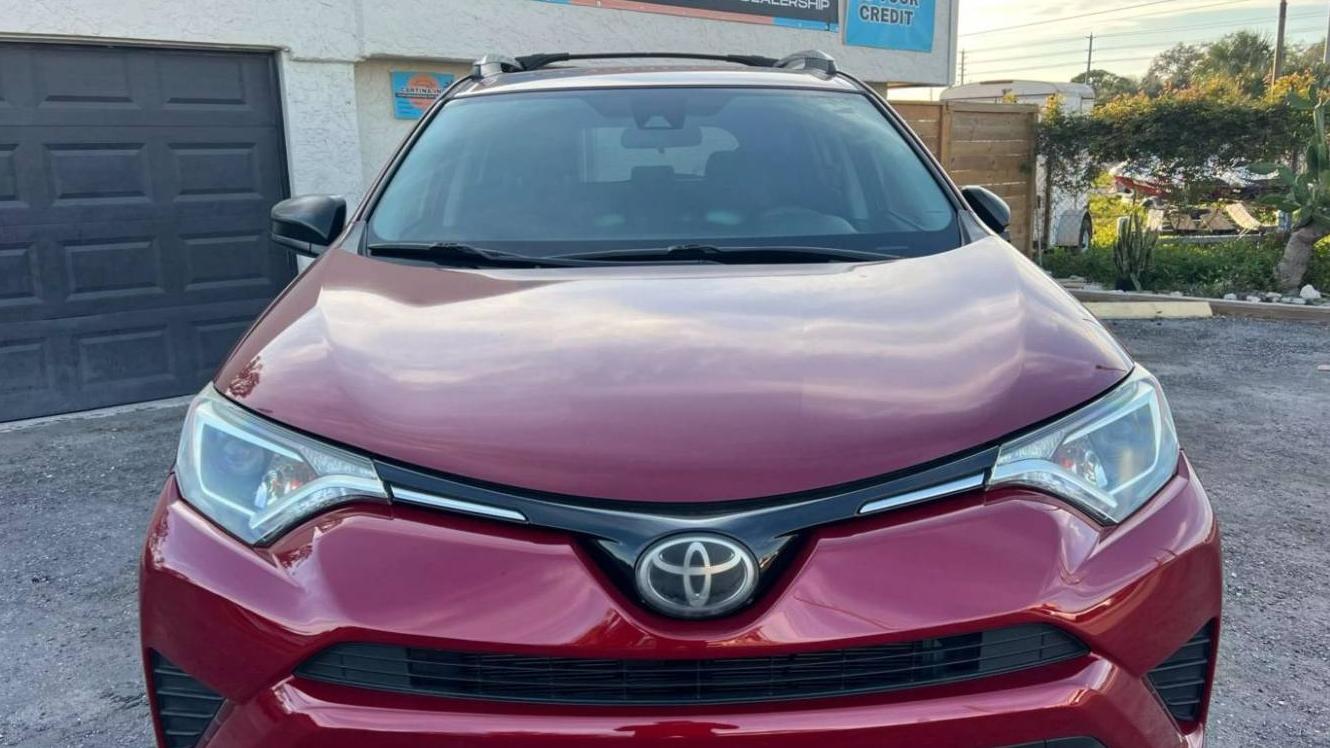 TOYOTA RAV4 2018 2T3ZFREV6JW431311 image