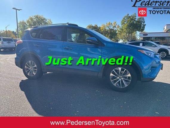 TOYOTA RAV4 2018 JTMRJREV8JD219800 image