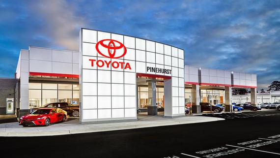 TOYOTA RAV4 2018 JTMWFREV6JJ182879 image