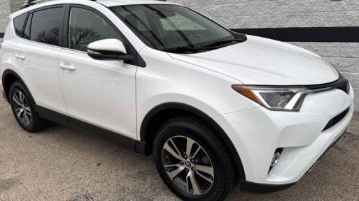 TOYOTA RAV4 2018 JTMRFREV7JD232572 image