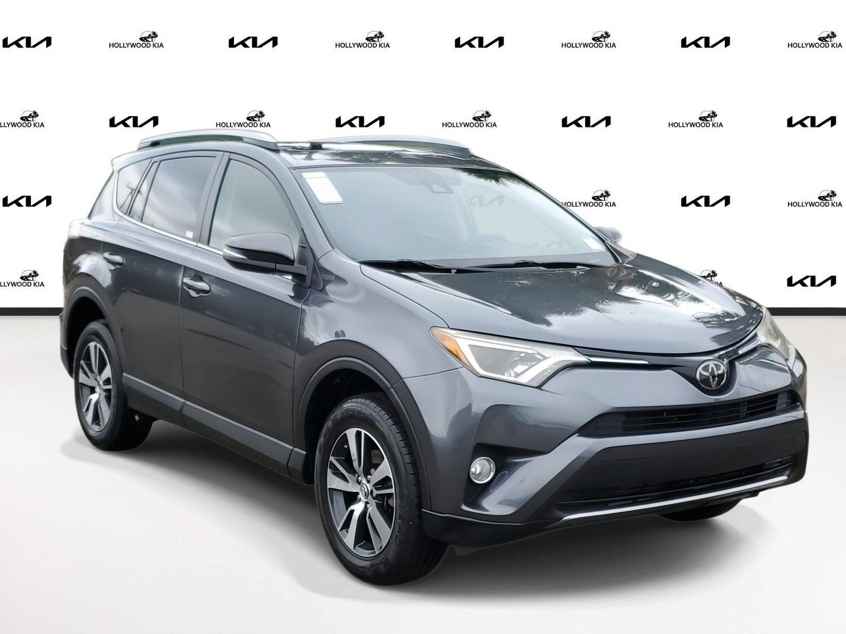 TOYOTA RAV4 2018 JTMWFREV9JD120908 image