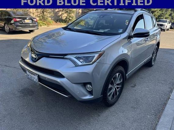 TOYOTA RAV4 2018 JTMRJREV8JD242445 image